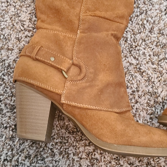 Knee high boots 👢 - Picture 3 of 4